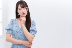 女性, スキンケア, 日本人,メイクアップ,鏡,美容,美容ケア, 人の顔,日本,笑顔,美しさ,保湿クリーム,女,