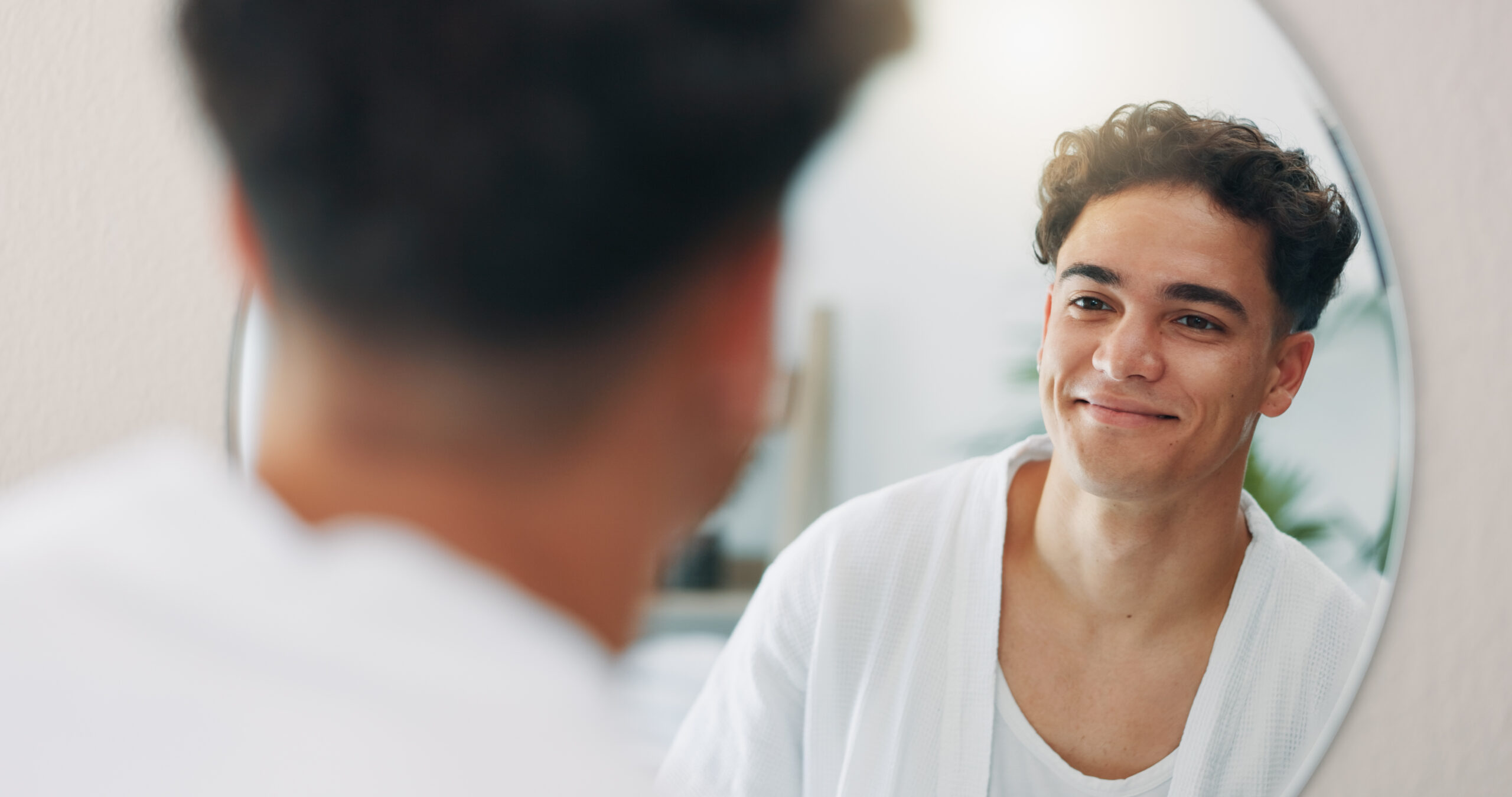 男性, 鏡, にきび, 反射, 男性のみ, 笑顔, 男, 人の顔, 洗う, 吹き出物, 皮膚,